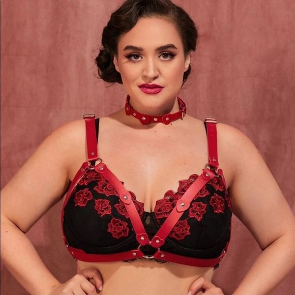 Red PU Leather Choker Harness Plus Size - Picture 3 of 5